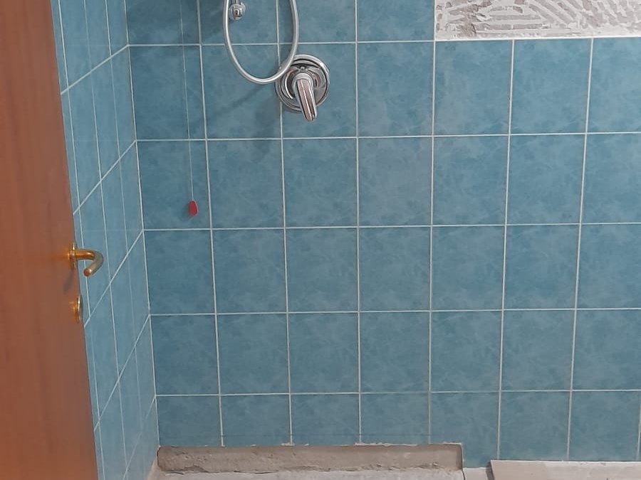 Il fondo preparato e lo scarico rifatto